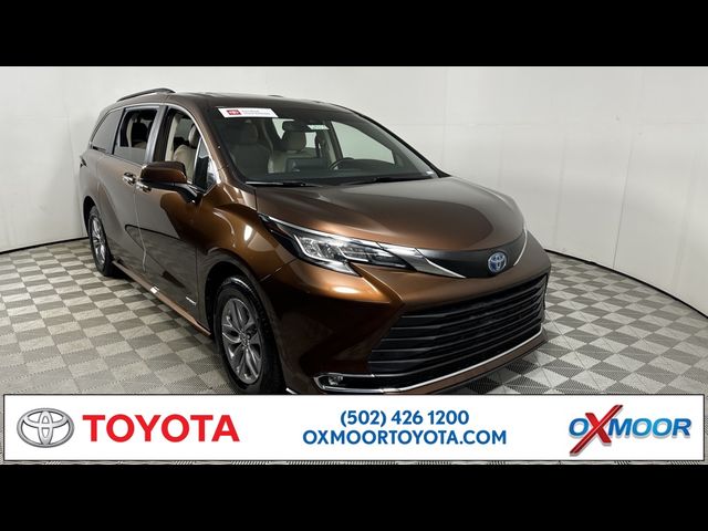 2021 Toyota Sienna XLE