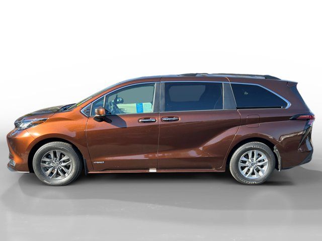 2021 Toyota Sienna XLE