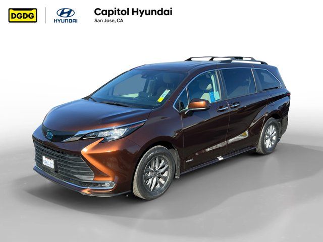 2021 Toyota Sienna XLE