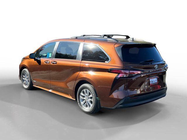 2021 Toyota Sienna XLE