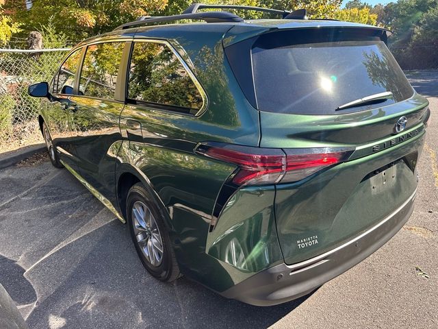 2021 Toyota Sienna XLE