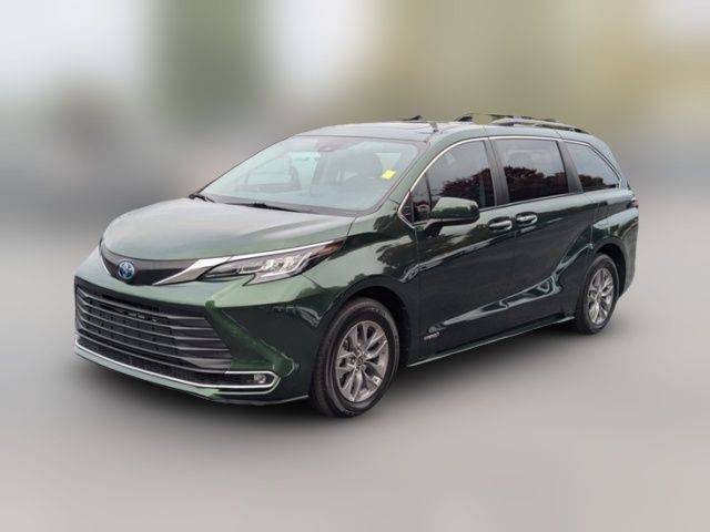 2021 Toyota Sienna XLE