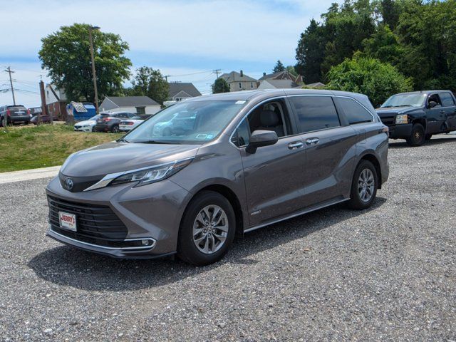 2021 Toyota Sienna XLE