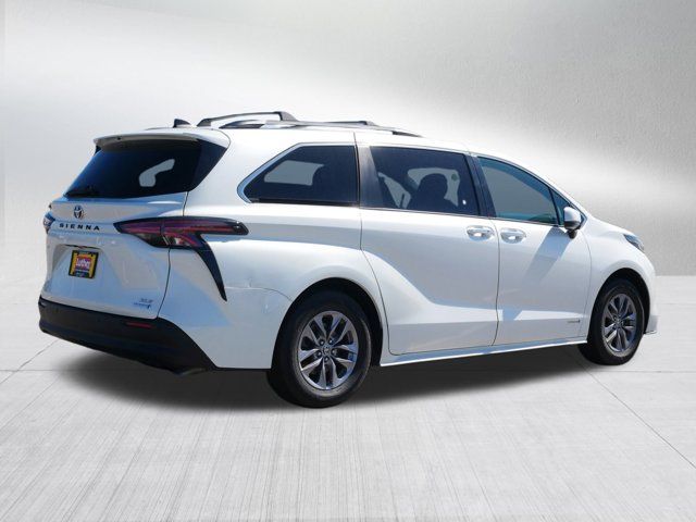2021 Toyota Sienna XLE