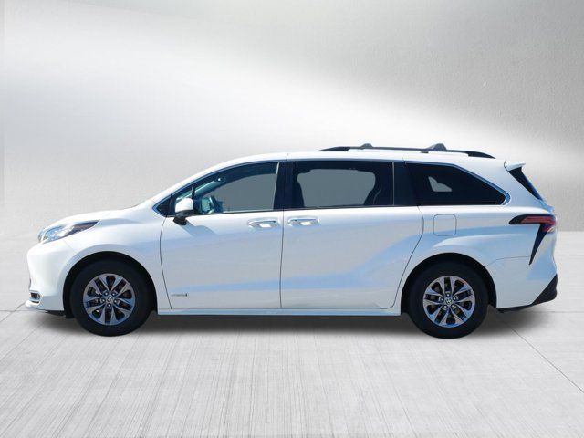 2021 Toyota Sienna XLE