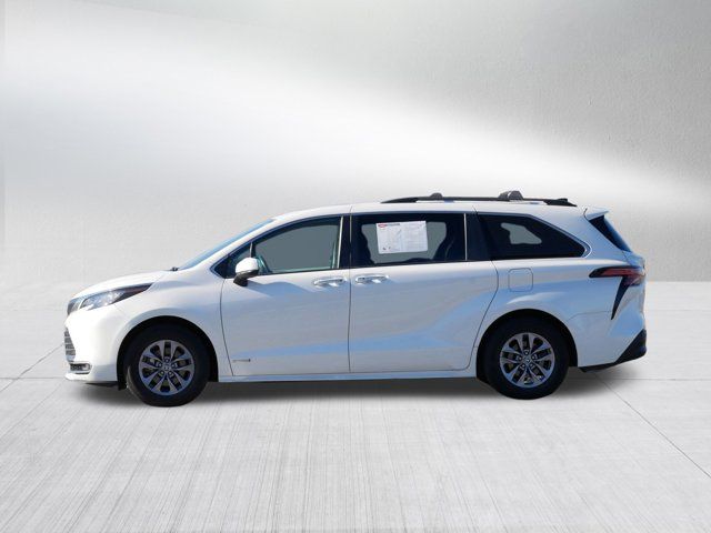 2021 Toyota Sienna XLE