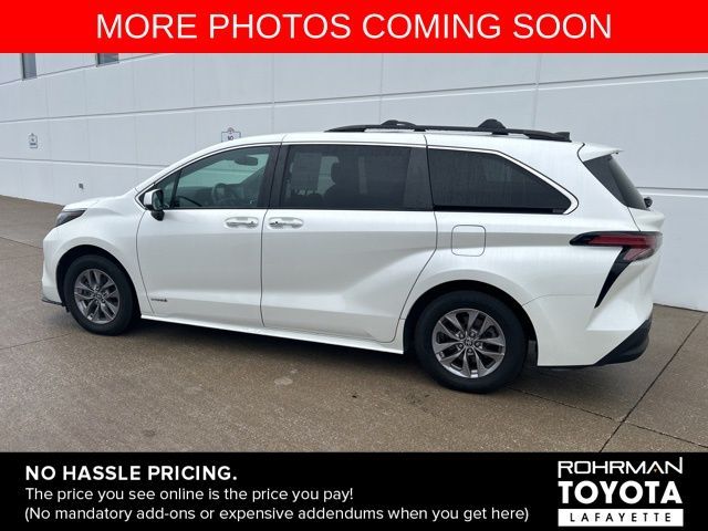 2021 Toyota Sienna XLE