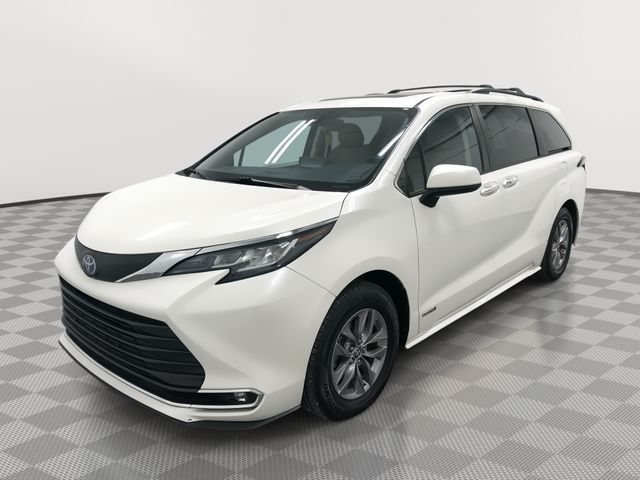 2021 Toyota Sienna XLE