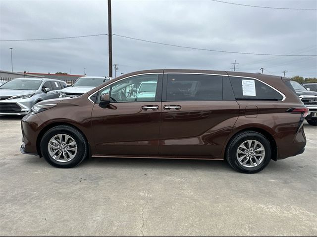 2021 Toyota Sienna XLE