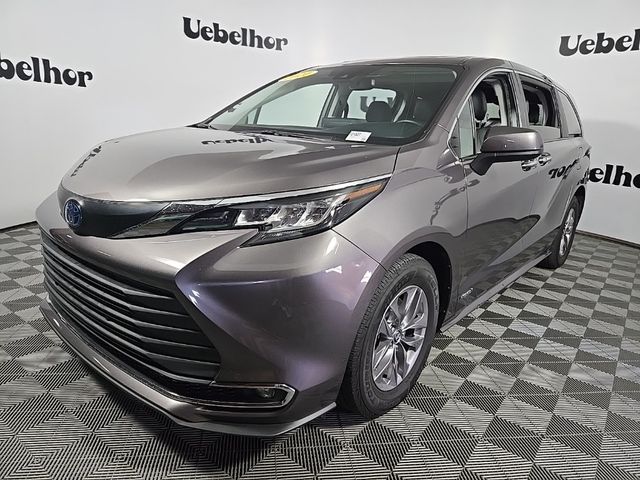 2021 Toyota Sienna XLE