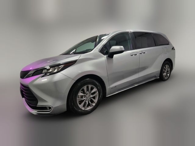 2021 Toyota Sienna XLE