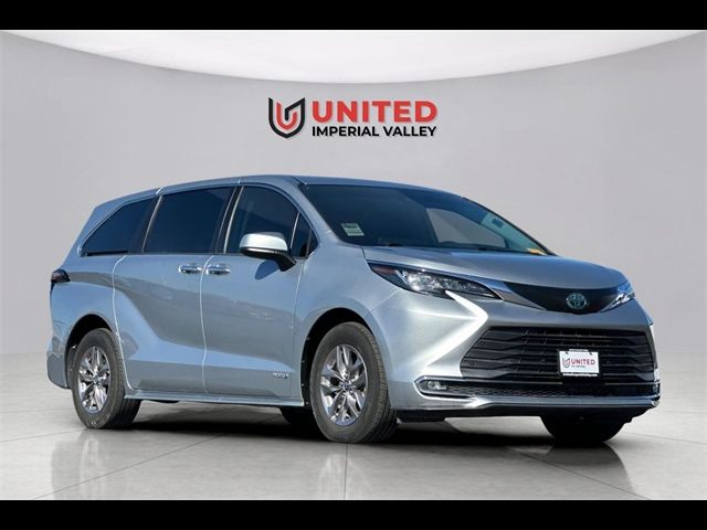 2021 Toyota Sienna XLE