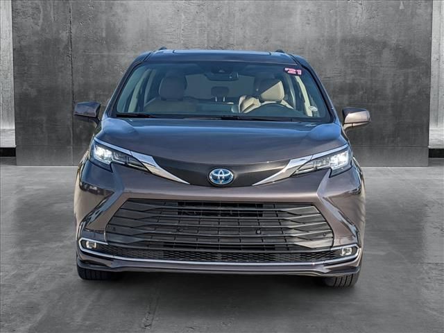 2021 Toyota Sienna XLE