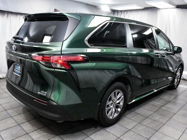 2021 Toyota Sienna XLE