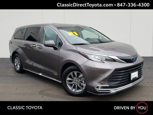 2021 Toyota Sienna XLE