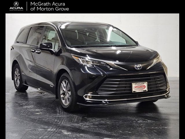 2021 Toyota Sienna XLE