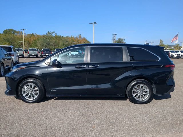 2021 Toyota Sienna XLE