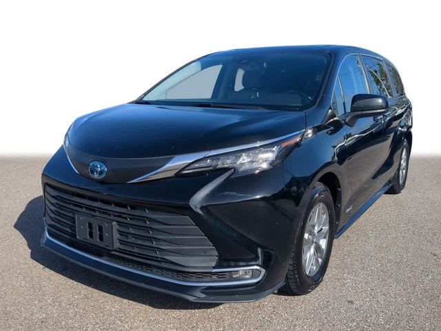 2021 Toyota Sienna XLE