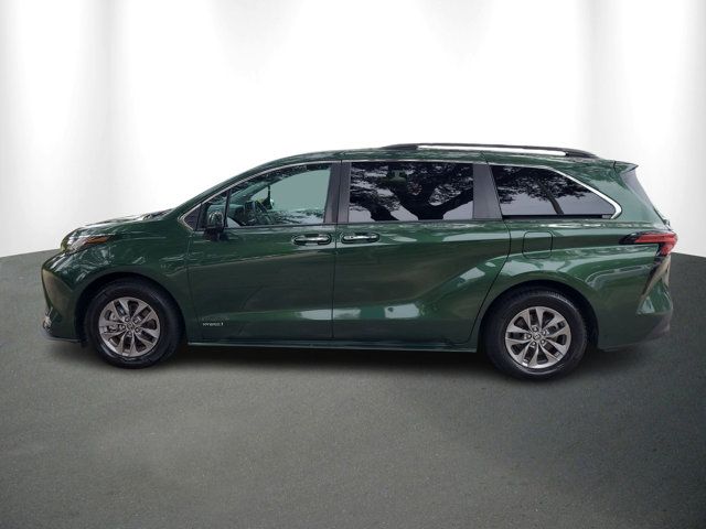 2021 Toyota Sienna XLE