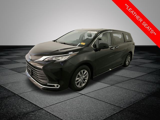 2021 Toyota Sienna XLE