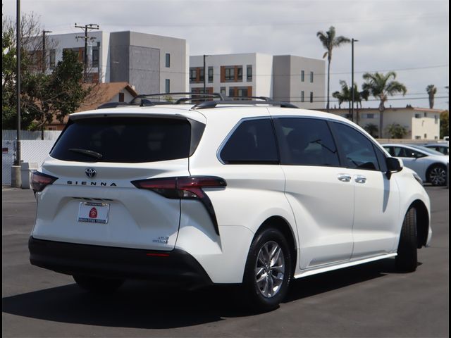 2021 Toyota Sienna XLE