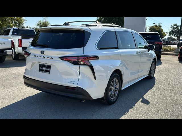 2021 Toyota Sienna XLE