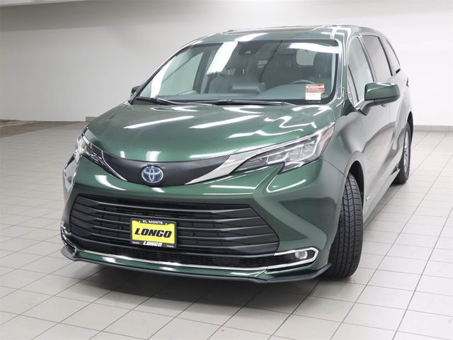 2021 Toyota Sienna XLE