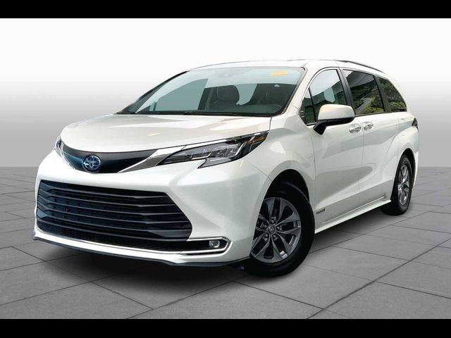 2021 Toyota Sienna XLE