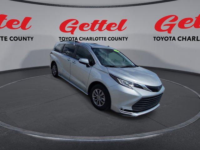 2021 Toyota Sienna XLE