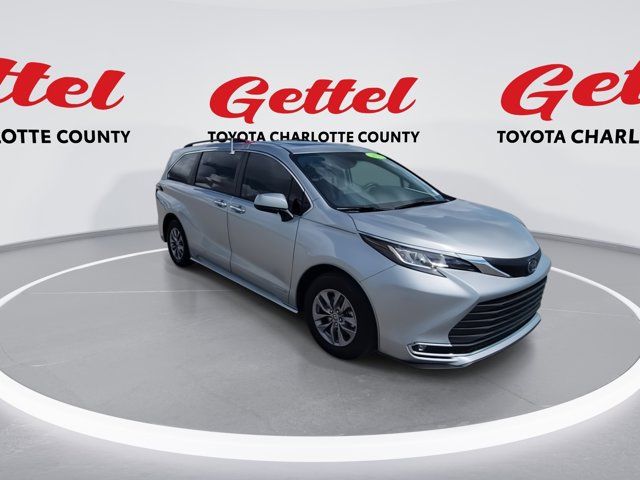 2021 Toyota Sienna XLE