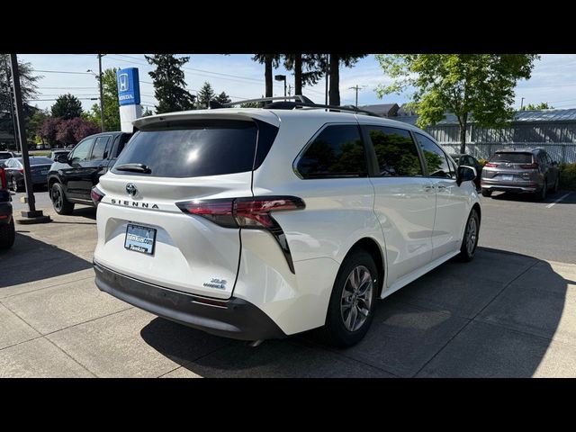 2021 Toyota Sienna XLE