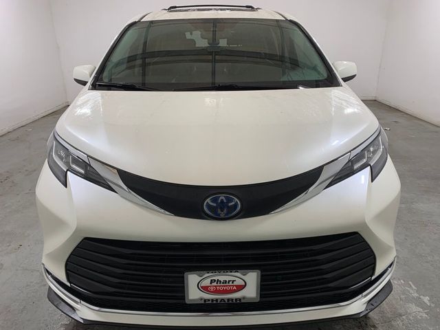 2021 Toyota Sienna XLE