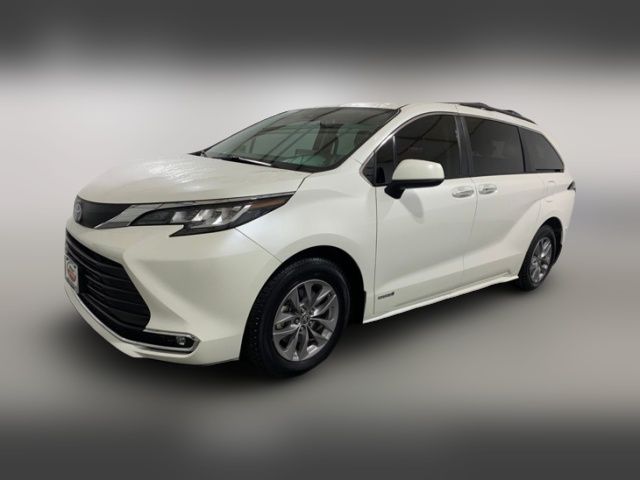 2021 Toyota Sienna XLE