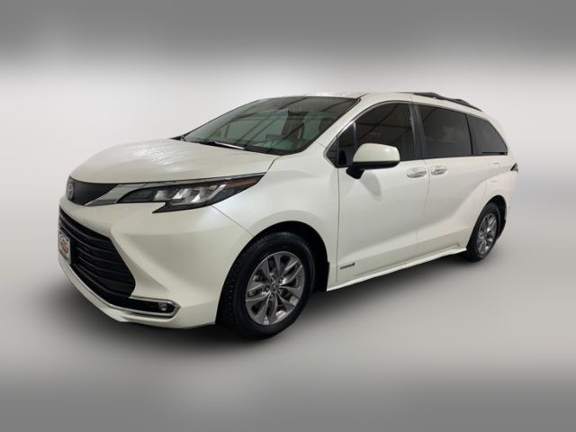 2021 Toyota Sienna XLE