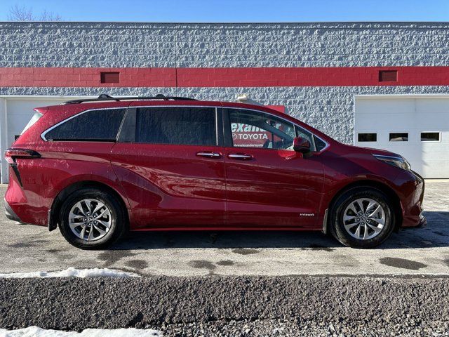 2021 Toyota Sienna XLE