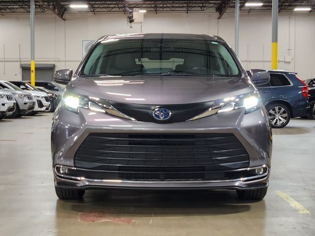 2021 Toyota Sienna XLE