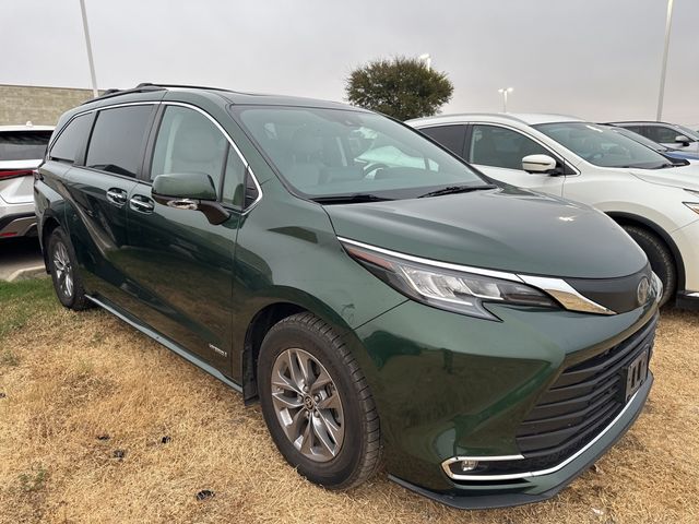 2021 Toyota Sienna XLE