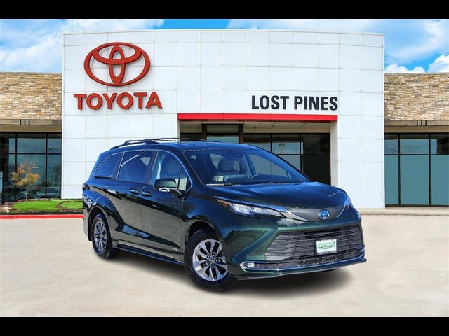 2021 Toyota Sienna XLE