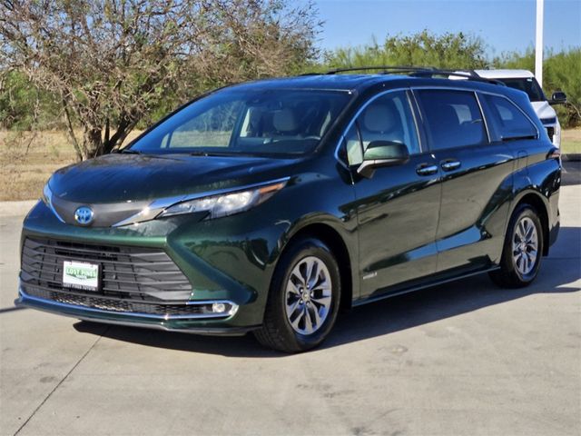 2021 Toyota Sienna XLE