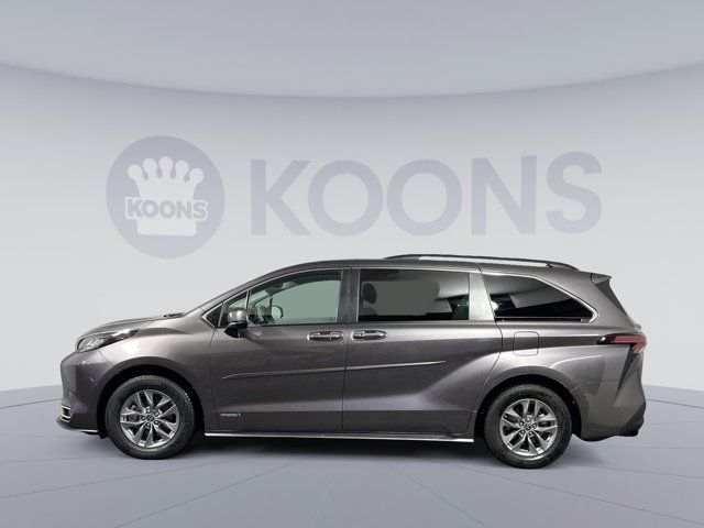 2021 Toyota Sienna XLE