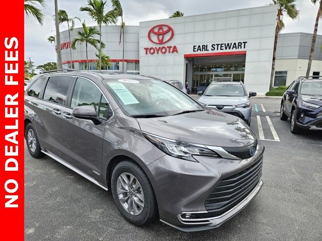 2021 Toyota Sienna XLE