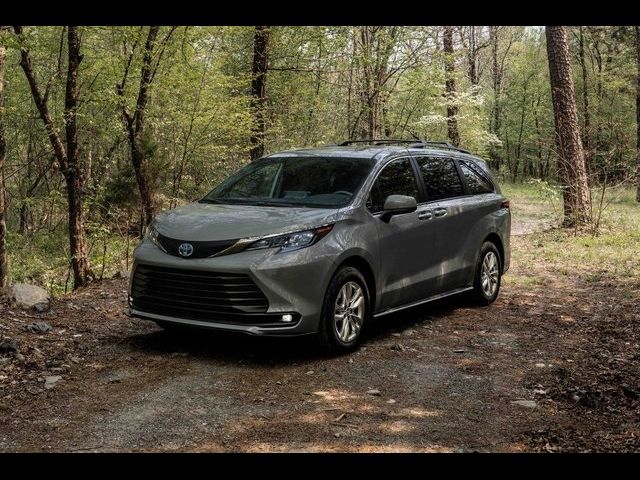 2021 Toyota Sienna XLE