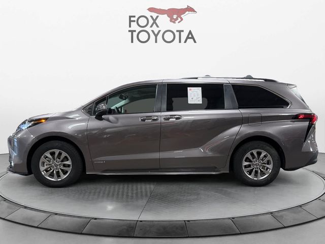 2021 Toyota Sienna XLE