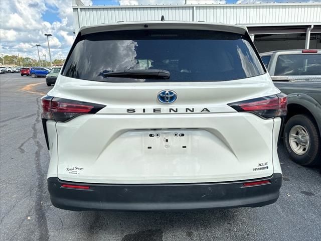 2021 Toyota Sienna XLE