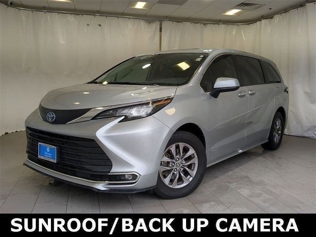 2021 Toyota Sienna XLE