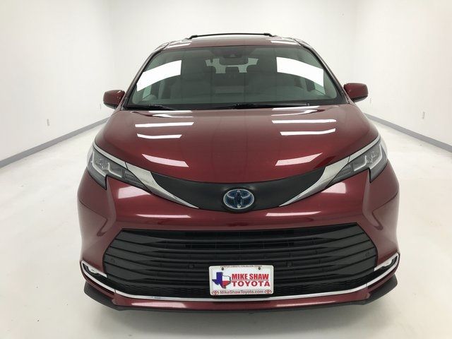 2021 Toyota Sienna XLE