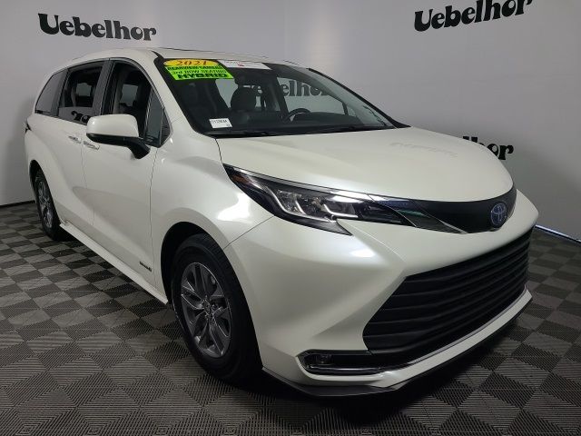 2021 Toyota Sienna XLE