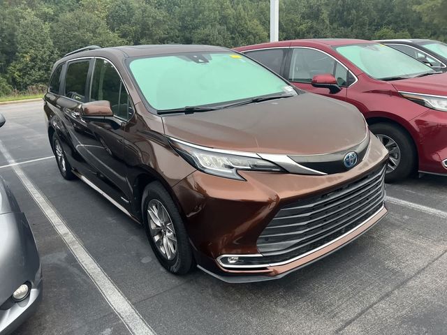 2021 Toyota Sienna XLE