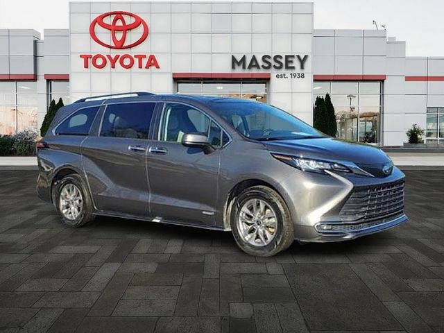 2021 Toyota Sienna XLE