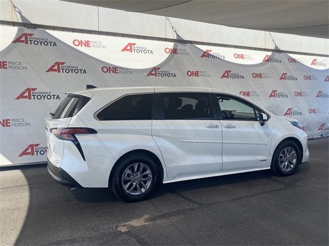 2021 Toyota Sienna XLE